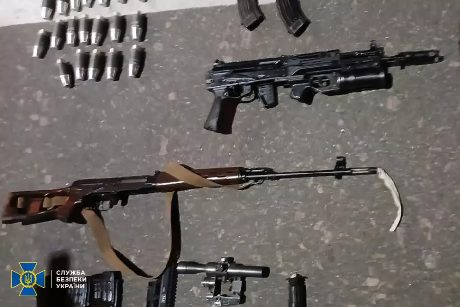 В Україні затримано групу ділків, які намагалися продати трофейну зброю - 2