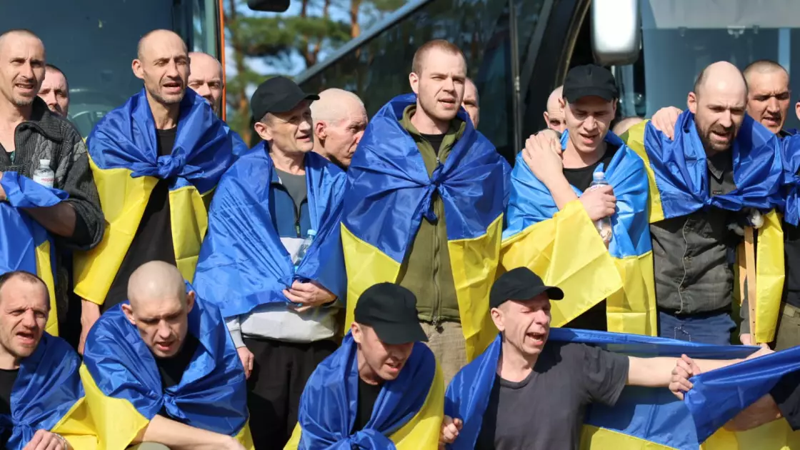 Перший етап обміну важкопораненими полоненими відбувся 10 червня - 2