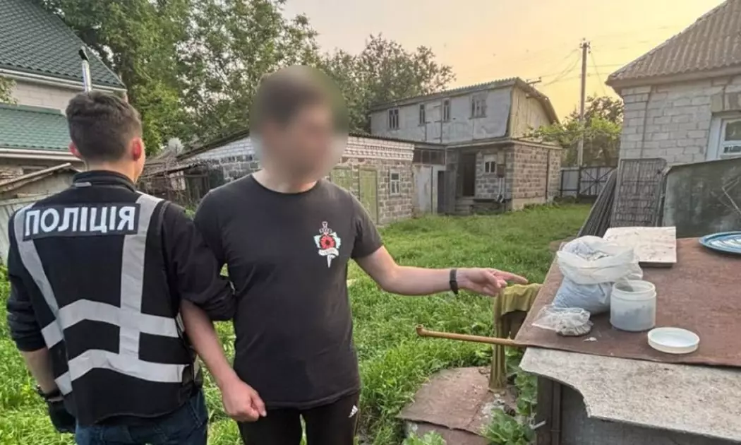 Наркобізнес на пів мільйона: у Києві затримано двох зловмисників з наркотиками - 1