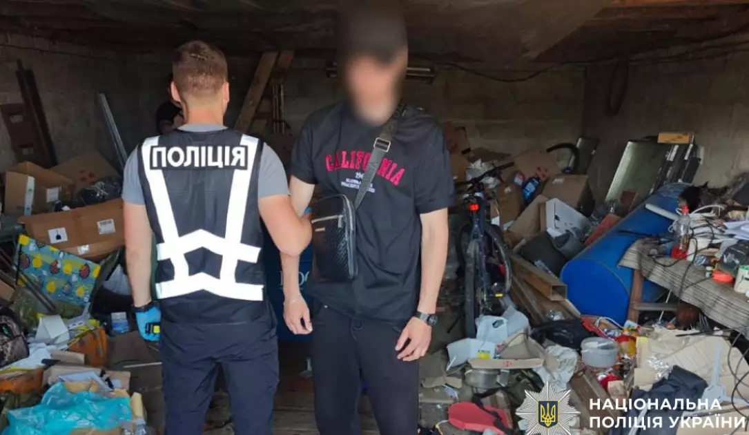 Наркобізнес на пів мільйона: у Києві затримано двох зловмисників з наркотиками - 3