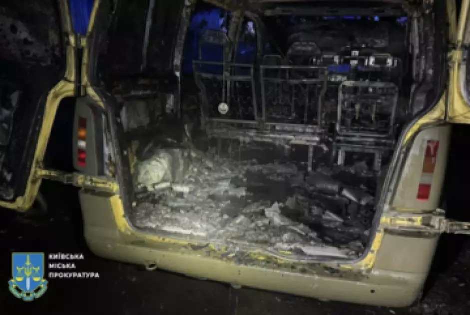 Київський зрадник на замовлення росіян підпалив мікроавтобус військового - 8