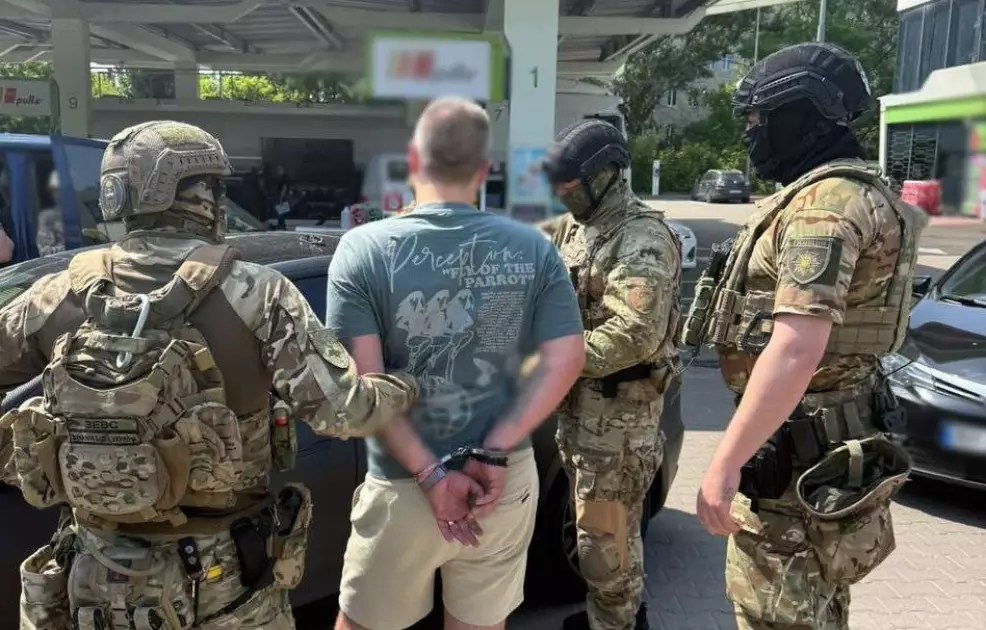 У Києві затримали ділків, які переправляли призовників через кордон - 2
