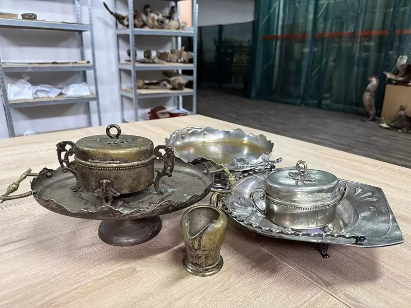 Київські митники зупинили спробу вивезення унікальних антикваріатів до Польщі! - 1