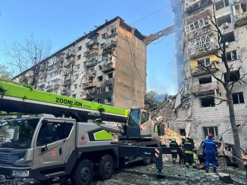 У Києві внаслідок удару рф по Солом’янському району зруйновано дві багатоповерхівки - 2