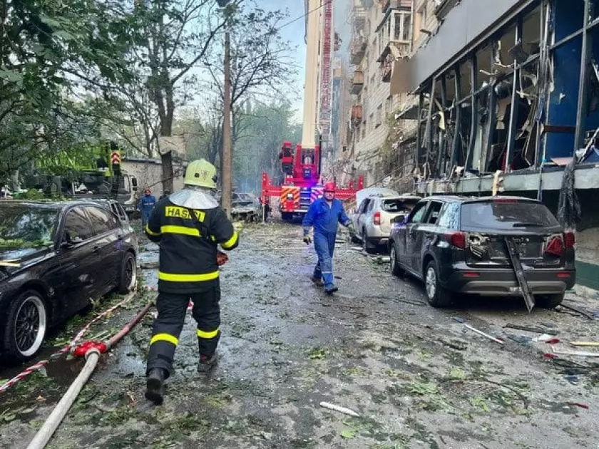 У Києві внаслідок удару рф по Солом’янському району зруйновано дві багатоповерхівки - 4