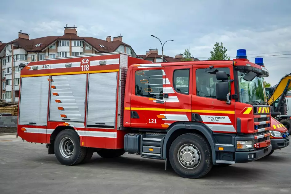 Буча отримала пожежний автомобіль і аварійно-рятувальну техніку від Швейцарії - 2