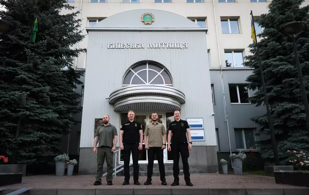 Київська митниця передала армії та соціальним установам понад пів мільйона одиниць майна - 4