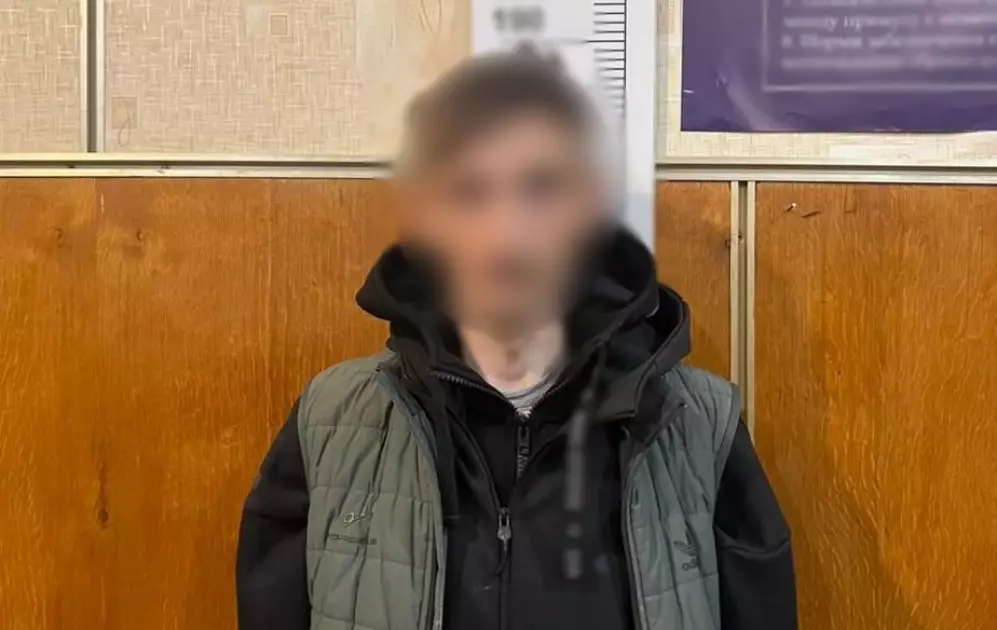 У Києві затримали рецидивіста, який обікрав позашляховик на 230 тисяч гривень - 2