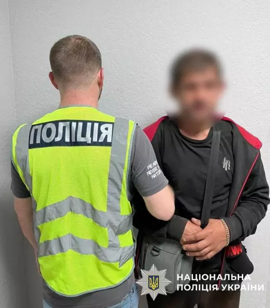 У Києві затримали злочинця, який пограбував пенсіонерку та викрав майно у дітей на ВДНГ - 1