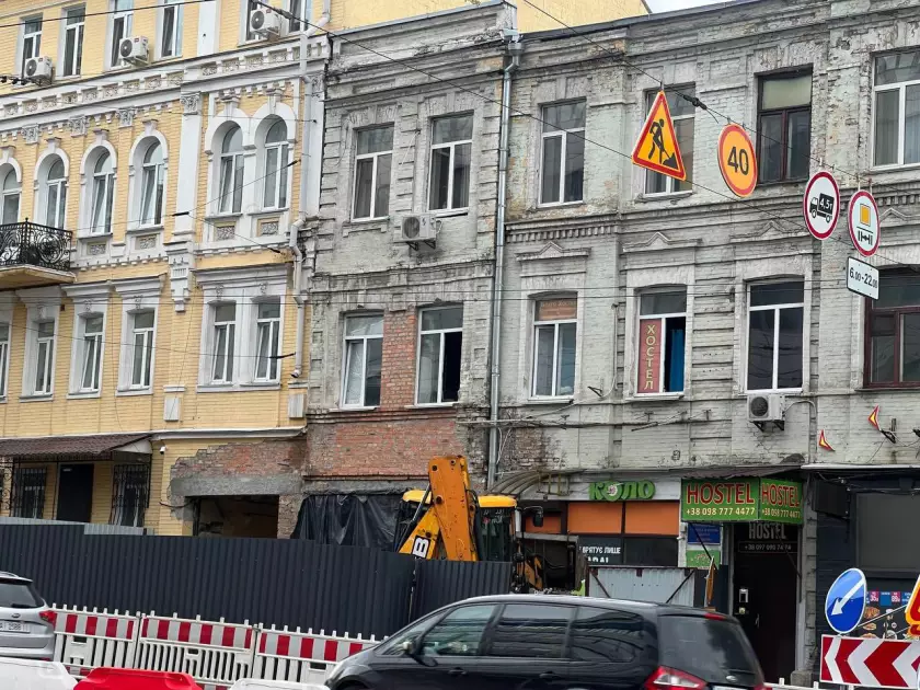 У Києві відновили арку та проїзд історичної будівлі Анни Бородкової після аварії - 1