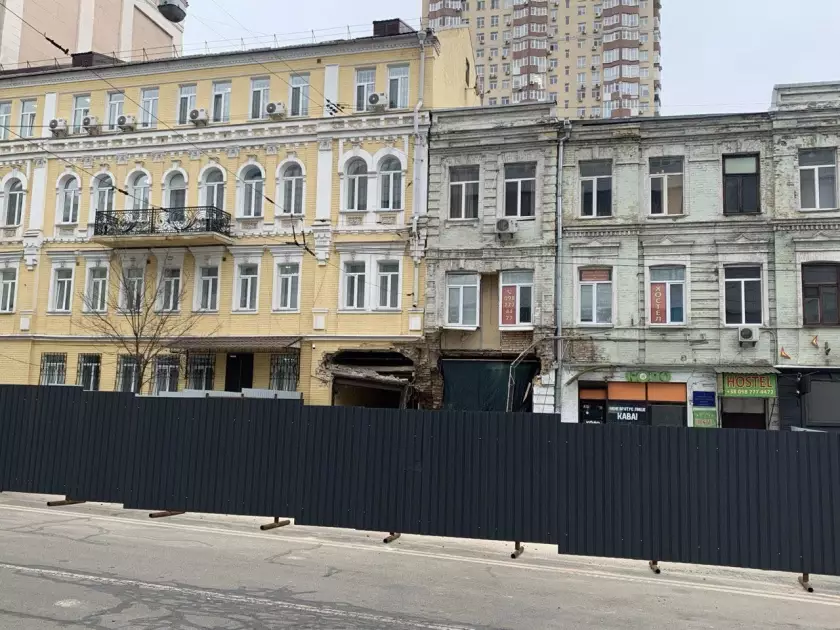 У Києві відновили арку та проїзд історичної будівлі Анни Бородкової після аварії - 2