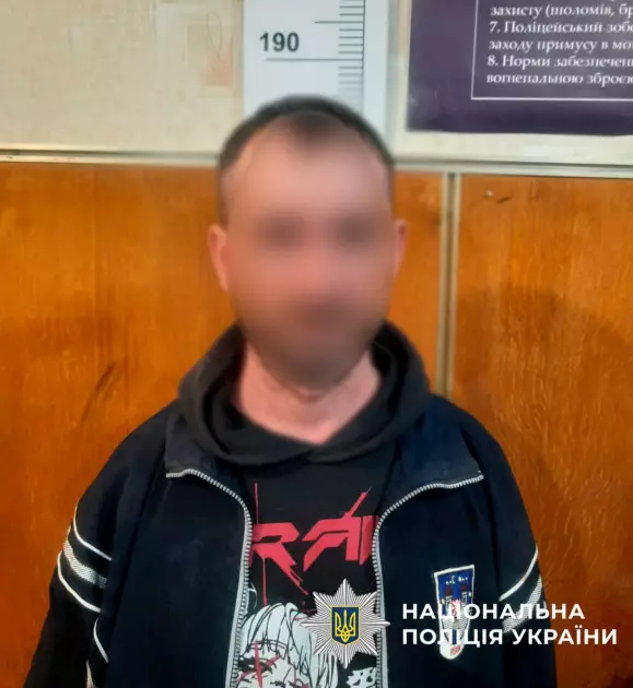 У Києві судитимуть двох чоловіків, які жорстоко побили перехожого та залишили його непритомним у під’їзді - 1