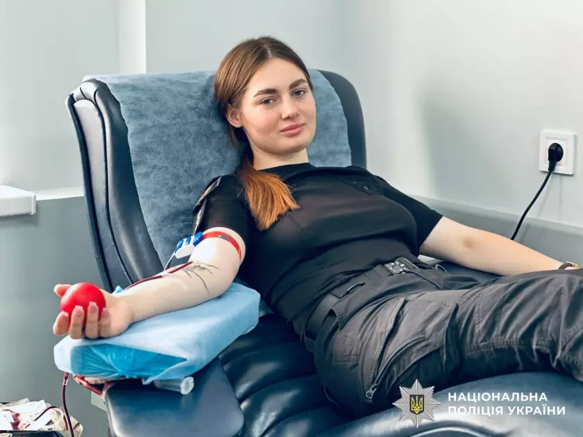 Поліцейські та рятувальники Києва здали кров для маленьких пацієнтів кардіоцентру - 2