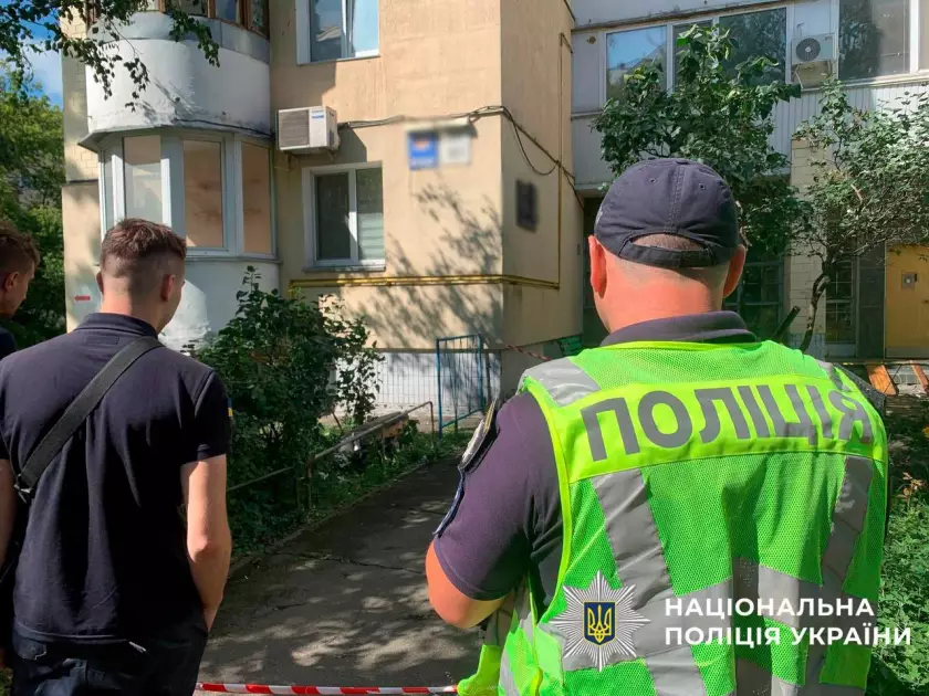 У Солом’янському районі Києва впав ворожий дрон: вибуху не сталося - 2