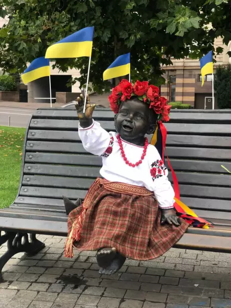 На Поштовій площі малюки-засновники Києва зустріли свята у вишиванках - 2