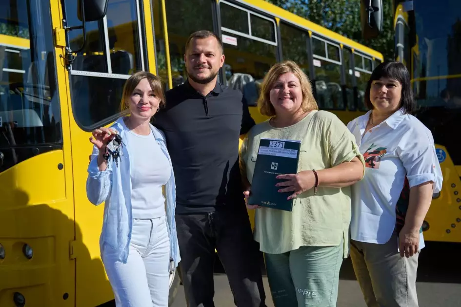 До початку навчального року громади Київщини поповнили автопарк новими автобусами - 1