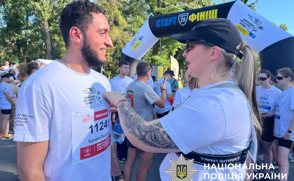 У Києві поліцейські взяли участь у всеукраїнському забігу на честь Героїв України - 3