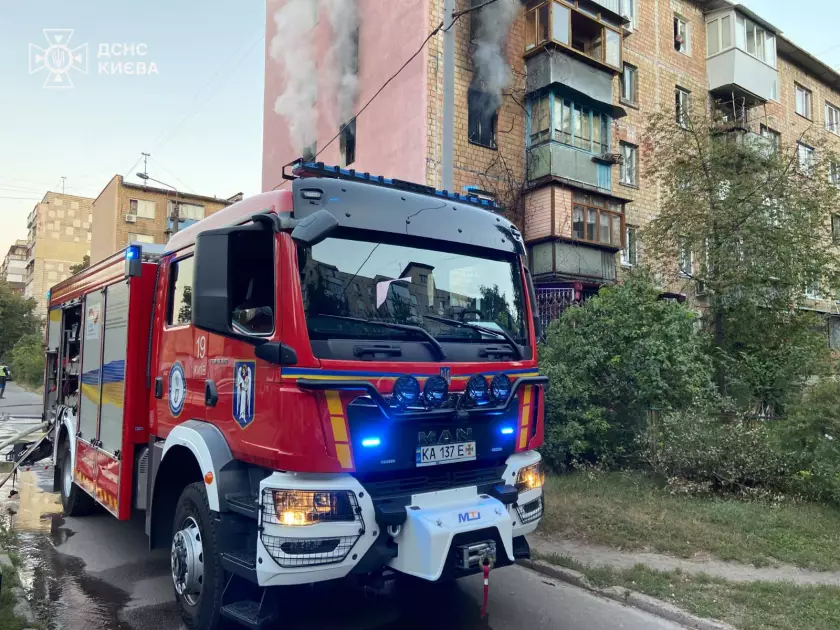 Пожежа у п’ятиповерхівці на Лісовому масиві: вогонь охопив квартиру на 3-му поверсі - 1