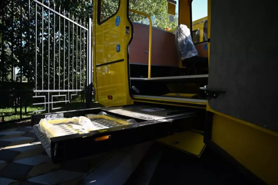 Десять громад Київщини отримали нові інклюзивні шкільні автобуси перед стартом навчального року - 1