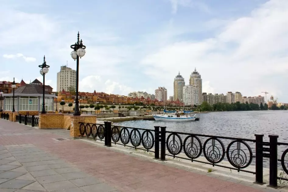 Оболонська набережна