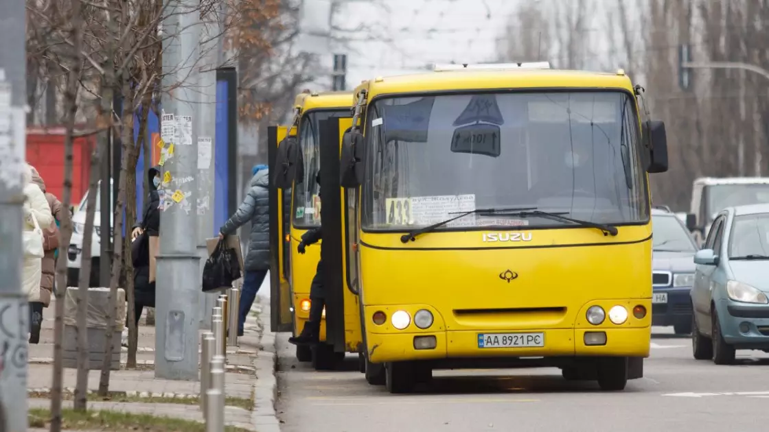 Київський транспорт - як не загубитися в лабіринті міських маршрутів: інструкція з виживання в мегаполісі - 1