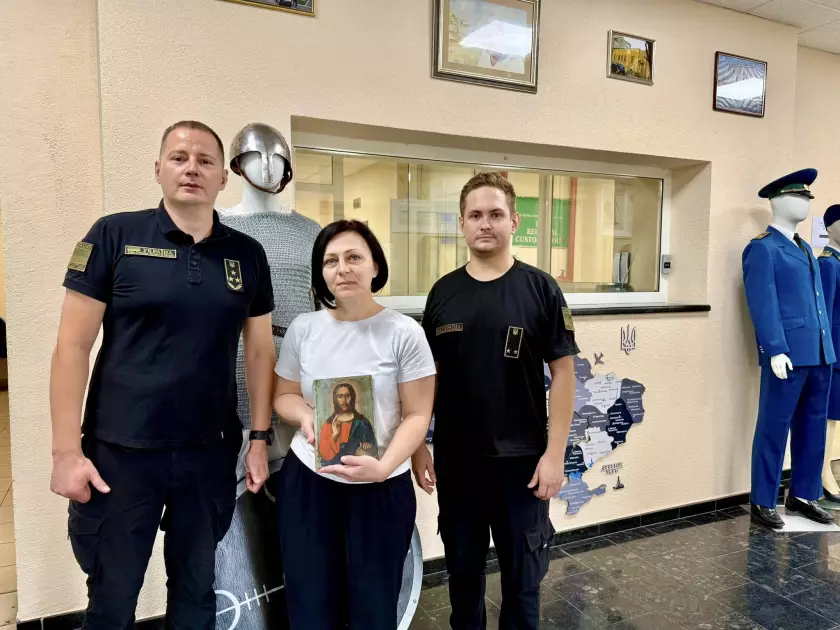 Київські митники врятували ікону XIX століття від незаконного вивезення з України - 1
