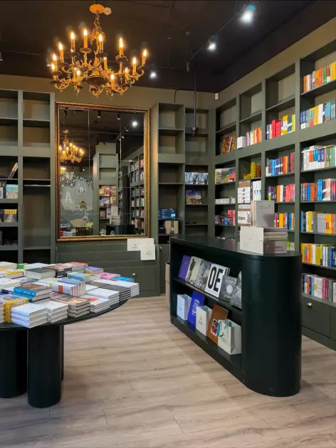 Readeat відкрила на Печерську нову книгарню-кав’ярню у форматі «Місто» - 1