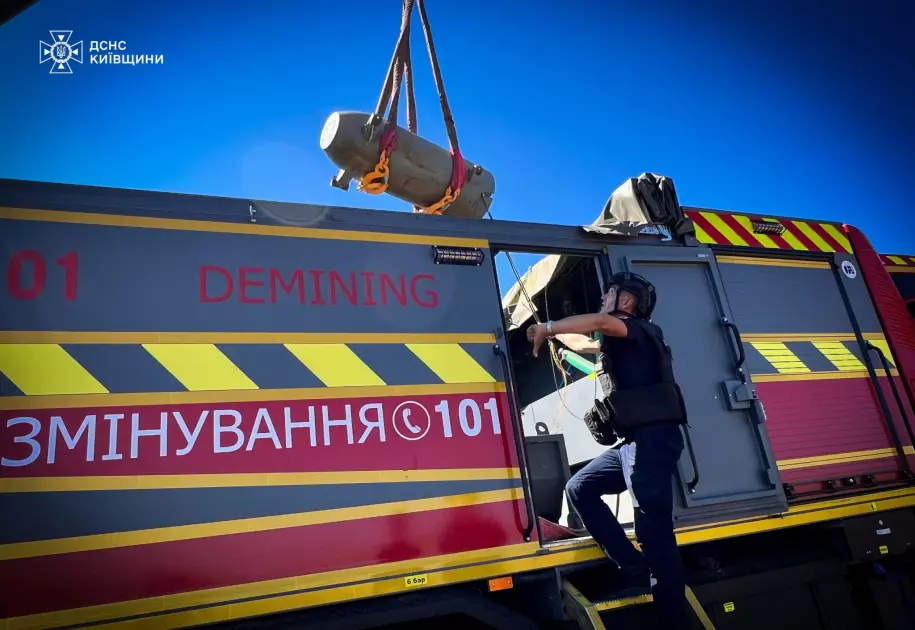 У Білоцерківському районі знешкодили уламки ракети Х-101 із бойовою частиною - 2
