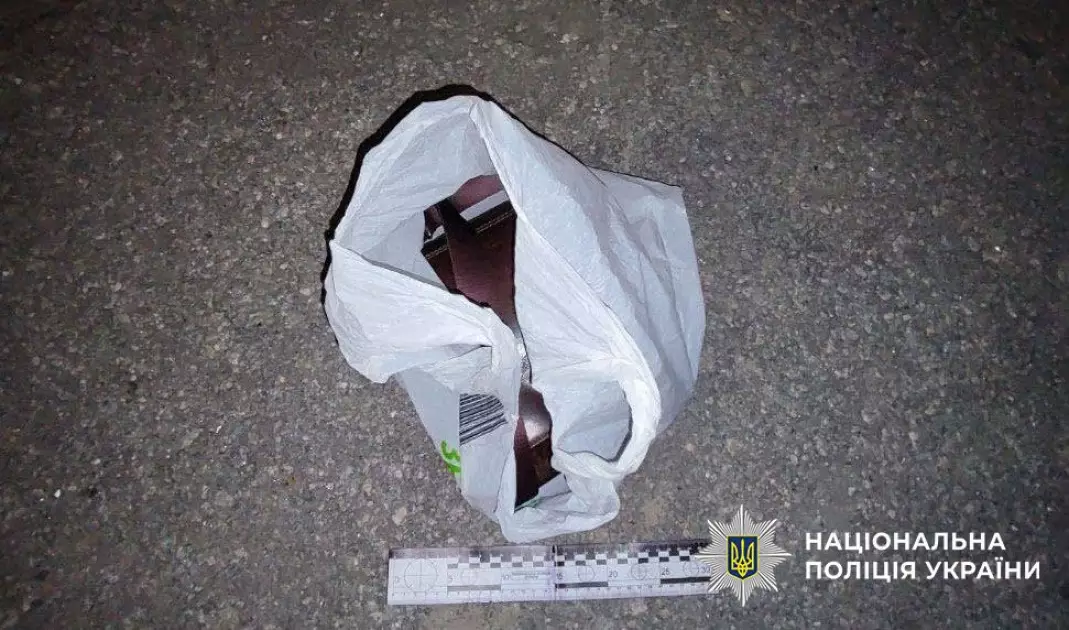 У Києві пенсіонера обікрали просто у супермаркеті на 30 тисяч гривень - 1