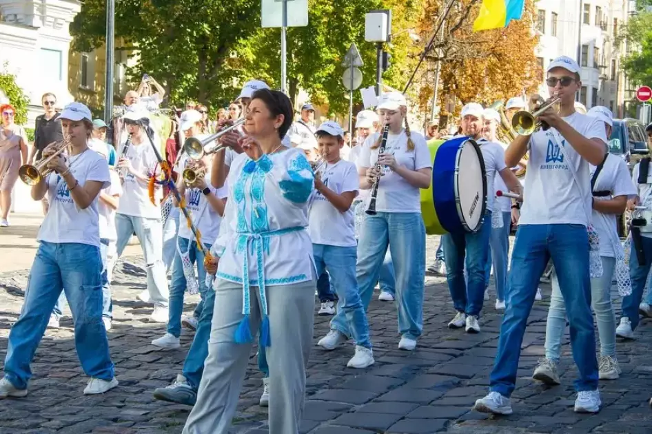 Андріївський узвіз святкує день народження: музика, танці та мистецтво просто неба - 1