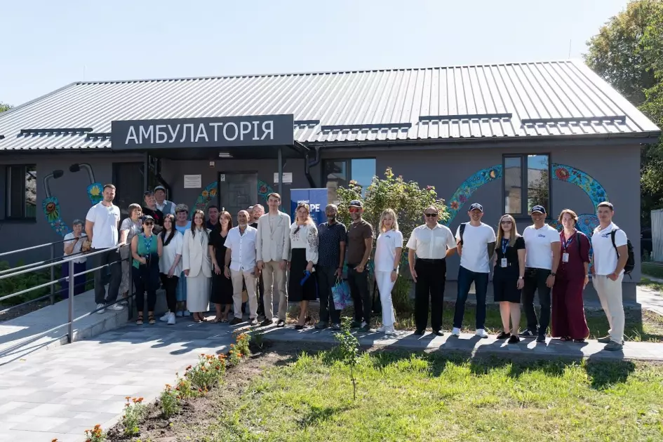 У Микуличах відновили амбулаторію, зруйновану під час бойових дій: заклад вже приймає пацієнтів - 4