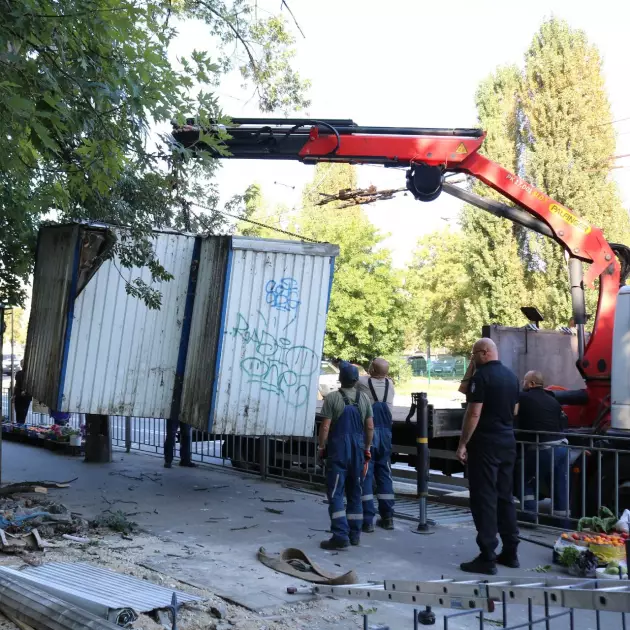 У Києві знесли 11 застарілих кіосків на проспекті Європейського Союзу - 3