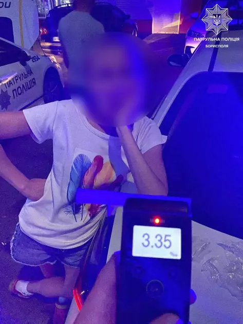 У Києві поліція зупинила водійку з рівнем алкоголю в 16 разів понад норму - 1
