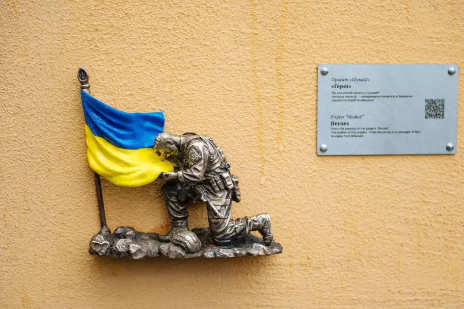 Неймовірне видовище: Парад супутників Starlink над Києвом захопив нічне небо - 40