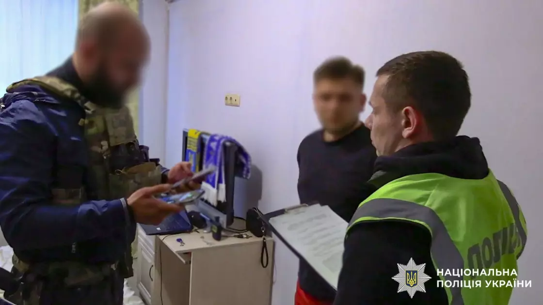 Двоє податківців і їхній спільник постануть перед судом за витік персональних даних - 2