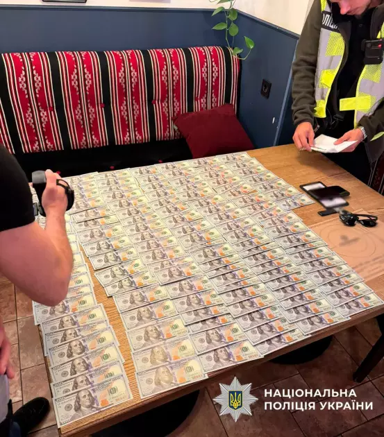 За $12 тисяч «вивозив» призовників за кордон: у Києві затримали 35-річного організатора - 1