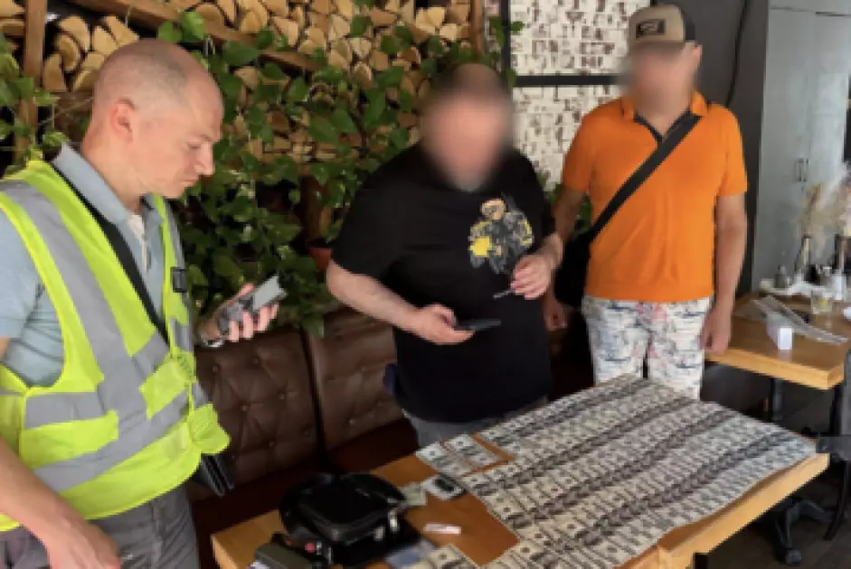 У Києві викрили посадовця Міноборони на схемі з бронюванням за 10 тисяч доларів - 1