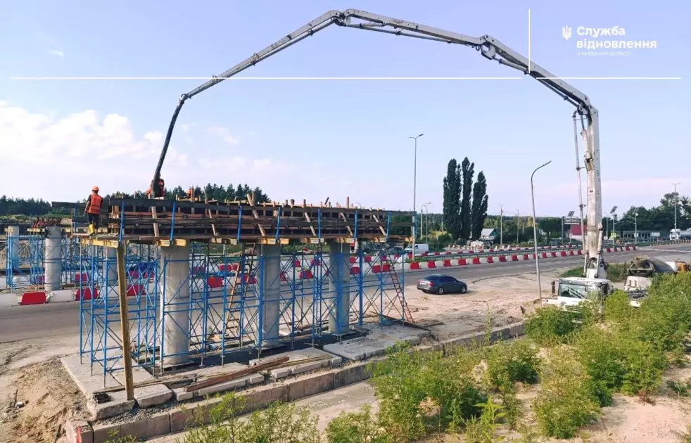 Восени обіцяють відкрити рух мостом біля Вишгорода, ще один відновлюють у Макарові - 2