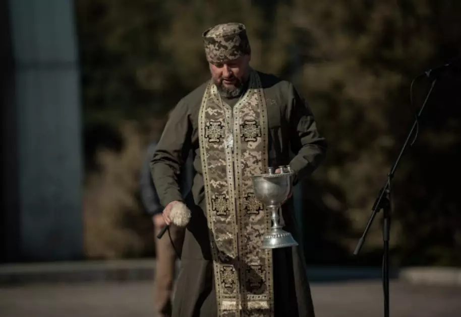 На Алеї Захисників з’явився знак, присвячений героїзму українських танкістів - 1