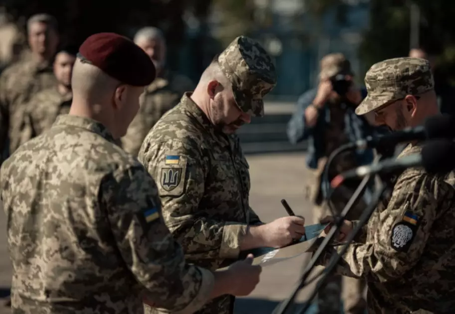 На Алеї Захисників з’явився знак, присвячений героїзму українських танкістів - 3