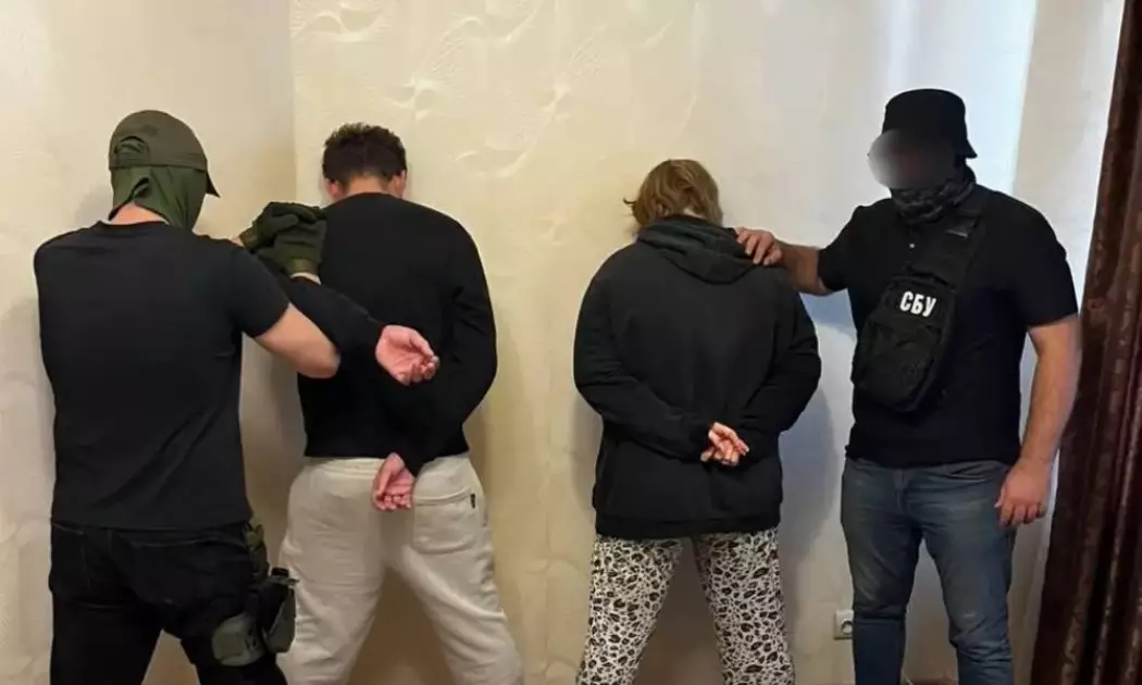 Подружжя шпигунів коригувало удари по Києву: СБУ викрила зрадників із прихованими камерами - 1