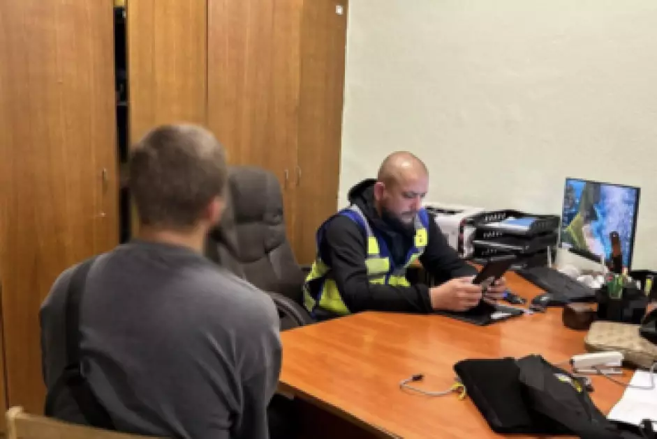 П’яні витівки на вулиці: на Подолі спіймали неповнолітніх хуліганів - 3