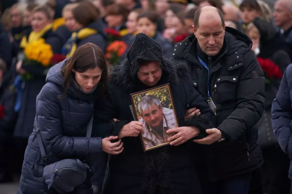 Авіамістечко отримало нову назву: вулиця вшанувала пам’ять пілота рейсу PS752 - 5