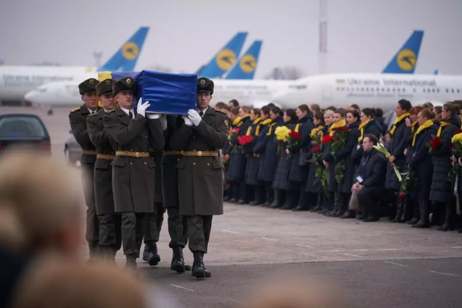 Авіамістечко отримало нову назву: вулиця вшанувала пам’ять пілота рейсу PS752 - 6
