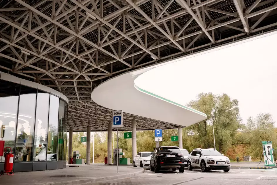 Під Києвом запрацював перший сонячний автозаправний комплекс COR-Energy - 2