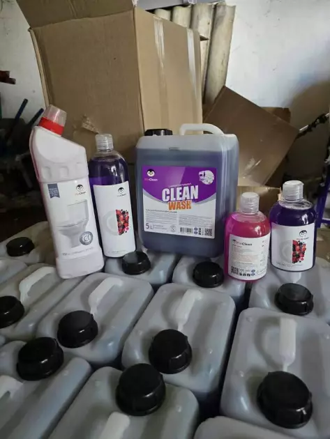 Меценат з Таращі передав школам і садкам громади партію побутової продукції - 3