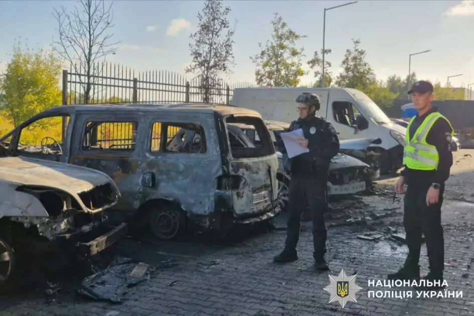 Нічна атака на Київщину: дрони та ракети пошкодили житлові будинки та автомобілі у трьох районах - 1