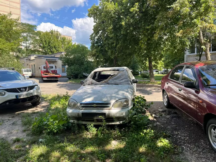 Майже 1700 занедбаних автомобілів вивезли з київських дворів за останні шість місяців - 4