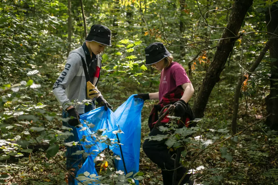 П’ять тонн сміття за дві години: у Києві відбувся Марш прибирання від UAnimals - 1