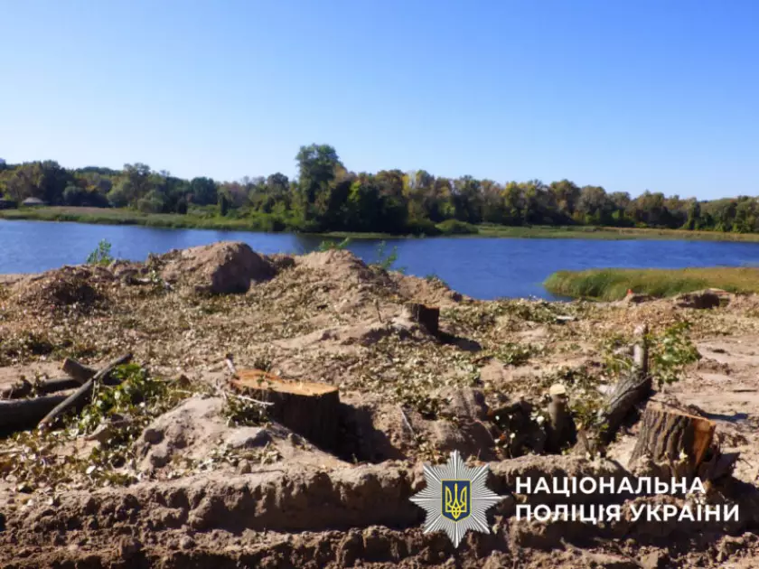 Поліція розслідує самовільне будівництво та порушення природоохоронної зони у Дніпровському районі - 5
